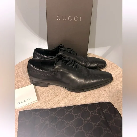 Gucci black leather lace up Oxford shoes size 12